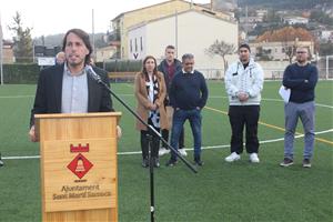 Sant Martí Sarroca inaugura la nova gespa del camp de futbol, dedicat a Josep Maria Farré
