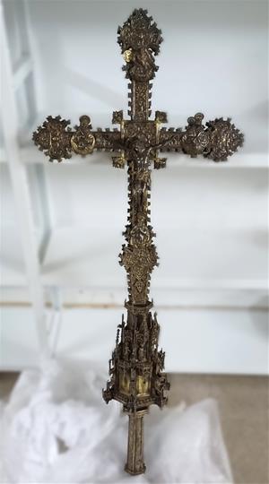 Sant Martí Sarroca ret homenatge als historiadors que van localitzar la creu robada. Ajt Sant Martí Sarroca
