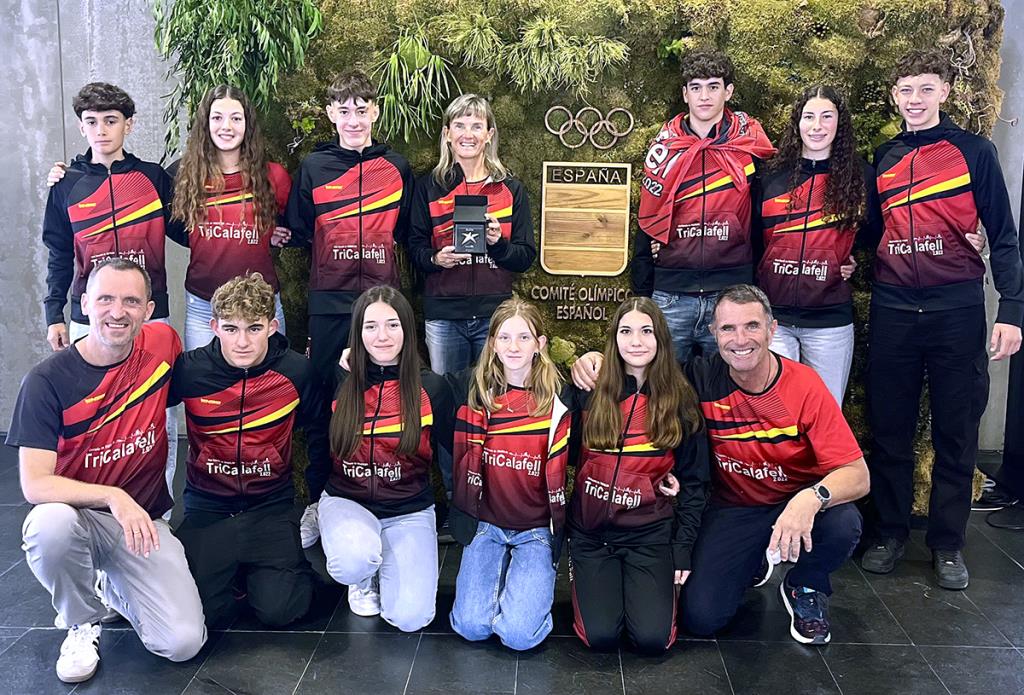 Segell i certificació Argent per l’escola club de triatló TriCalafell . Eix