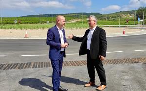 S'inaugura la nova rotonda a la N-340 a Subirats per millorar la seguretat . Gobierno de España
