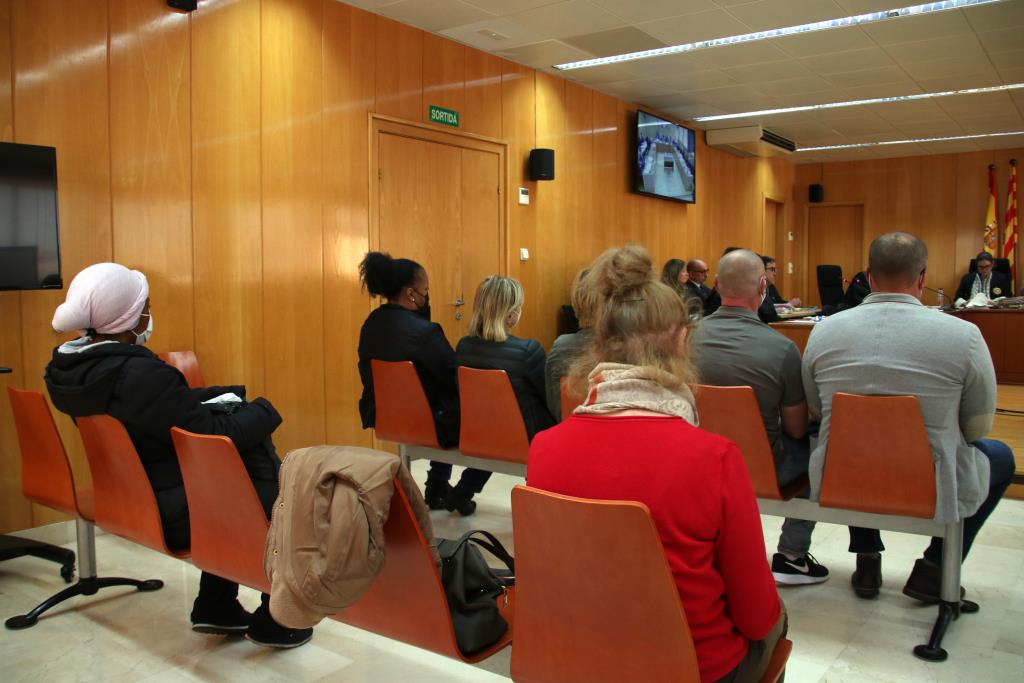Suspès el judici contra l'organització que obligava a prostituir una vintena de dones a Vilanova, Barcelona, Tarragona i Tortosa. ACN