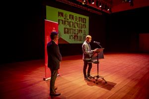 Toni Ponce i Xicots de Vilafranca reben la Medalla de la Vila i es fa un homenatge pòstum als regidors i regidores difunts
