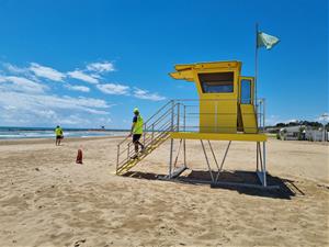Torres de vigilància a la platja de Ribes Roges. Ajt. de Vilanova