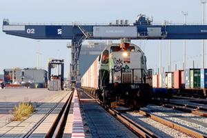 Tren de mercaderies. ACN / Maria Asmarat