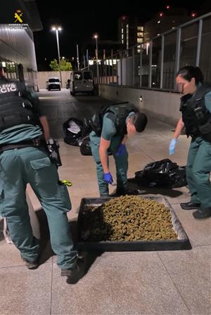 Troben 22 quilos de marihuana dins d'un cotxe en un control en una de les sortides de l'AP-7 del Vendrell