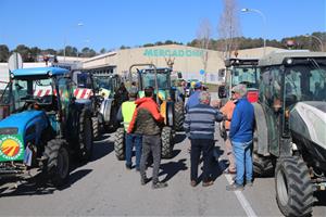 Unió de Pagesos es mobilitza a Sant Sadurní d’Anoia per exigir la modificació de la llei de la cadena alimentària