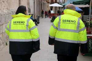 Vilafranca desplega un servei de serenos per combatre l’incivisme nocturn