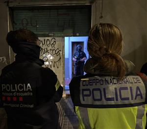 15 detinguts en un dispositiu amb més de 20 entrades contra la banda dels Trinitaris. ACN