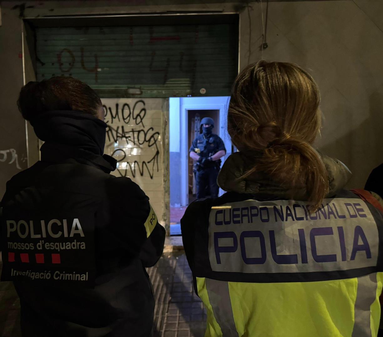 15 detinguts en un dispositiu amb més de 20 entrades contra la banda dels Trinitaris. ACN