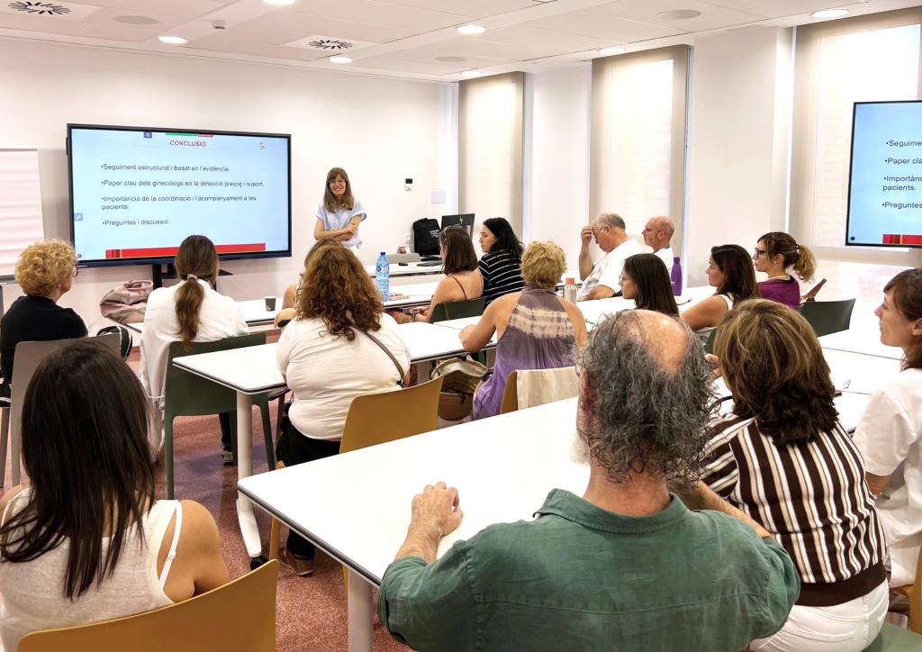 Actualització conjunta al Consorci Sanitari Alt Penedès-Garraf per millorar el seguiment de les dones amb càncer de mama. CSAPG