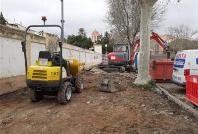 ADIF inverteix 70.000 euros en la millora de la vorera de l'estació de Vilanova i la Geltrú. Ajuntament de Vilanova