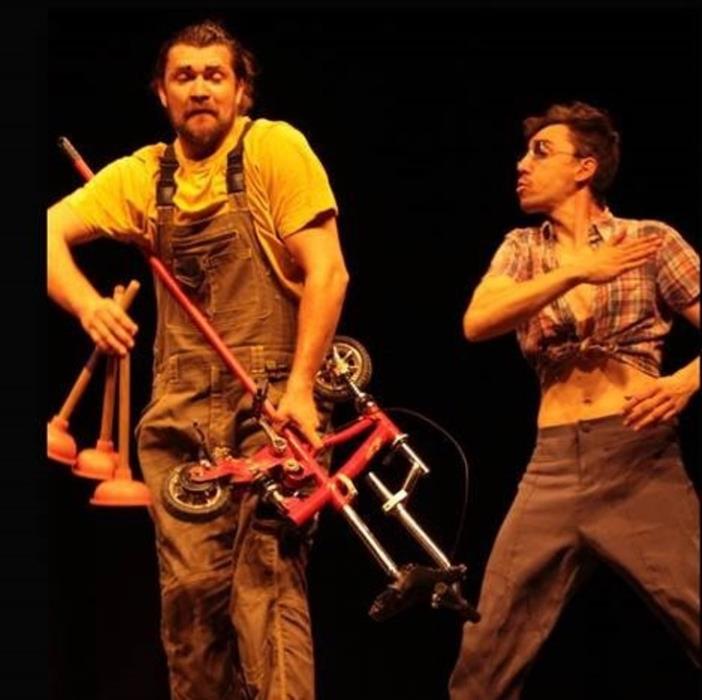 Hotel Bucarest. Cia Total Circ