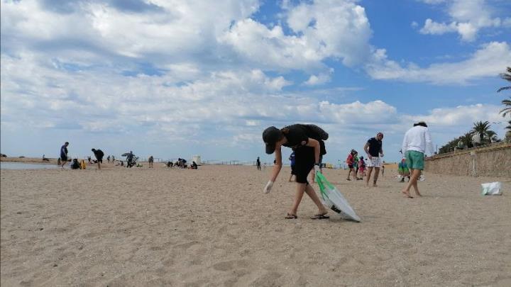 Jornada de neteja de platges a Sitges