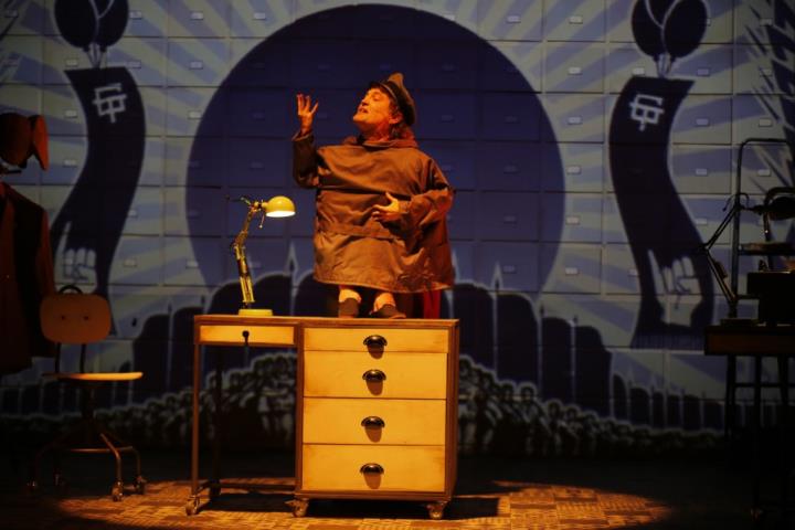 La nena dels pardals. Teatre al detall