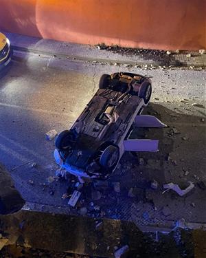 Aparatós accident al pas soterrani de l’estació de Calafell amb dos ferits lleus