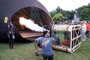 Arrenca la 29a edició de l'European Balloon Festival amb l'estrena d'una cistella adaptada per als infants