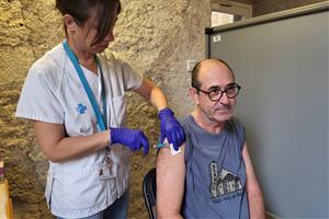 Arrenca la campanya de vacunació contra la grip i la covid-19. ACN