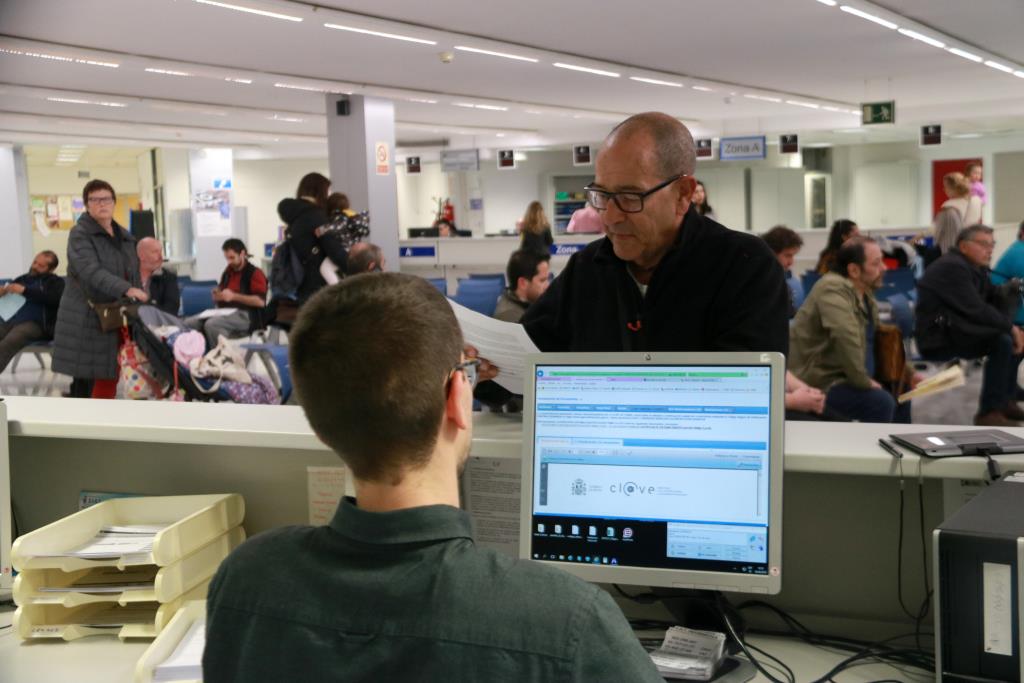 Arrenca la declaració de la renda del 2024, que permet per primera vegada els pagaments a través de Bizum. ACN