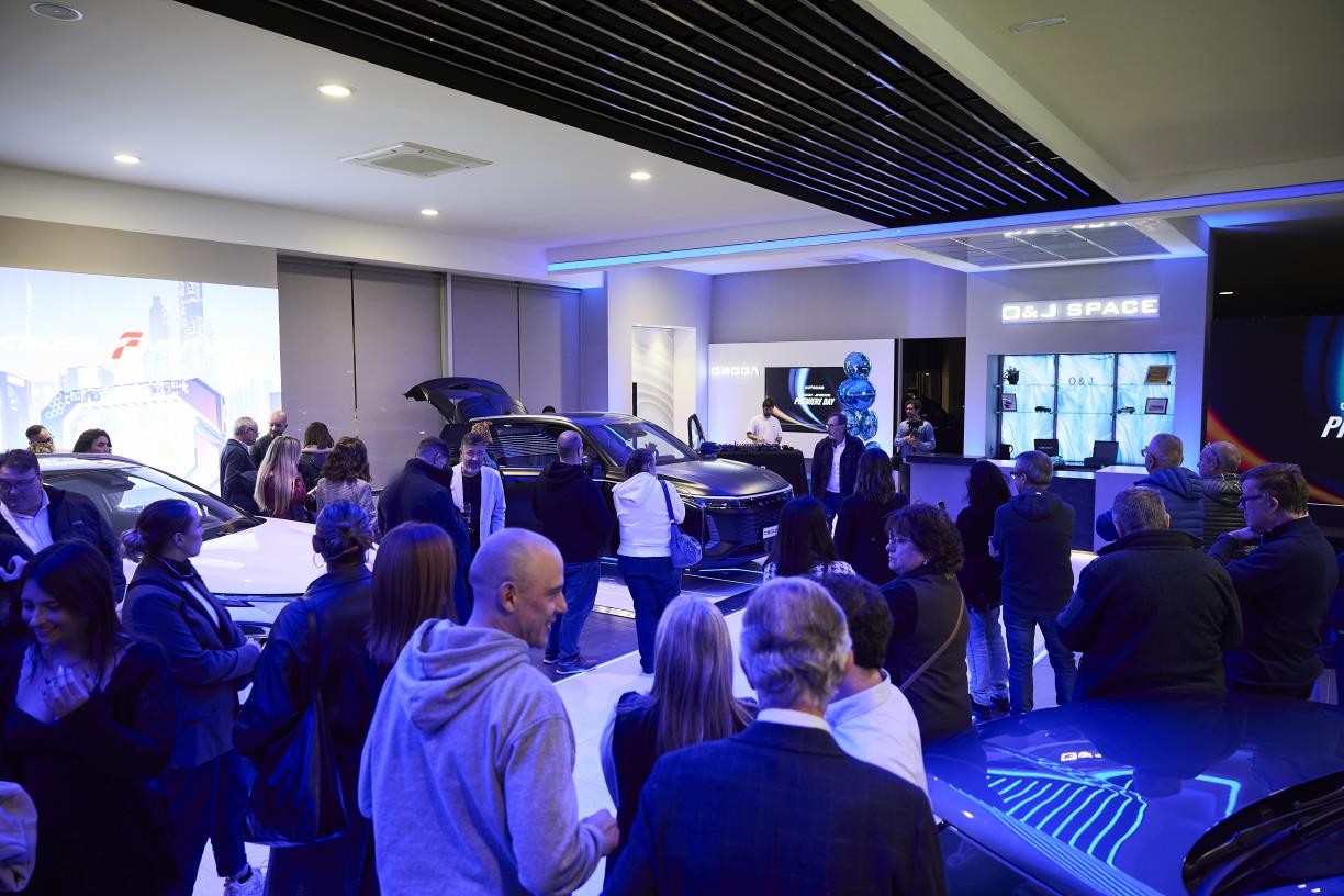 Autocam Vilafranca celebra un OMODA | JAECOO Premiere Day multitudinari amb música, innovació i presentacions espectaculars. Autocam