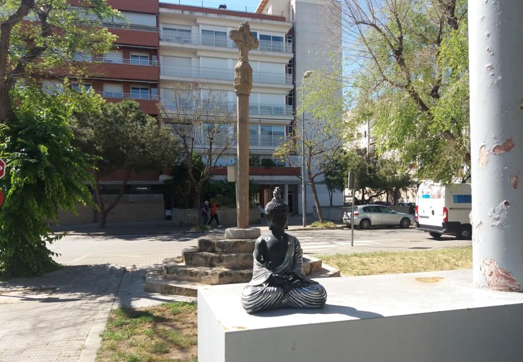 Buda davant la Creu de Terme de Sant Joan. Ferran Savall