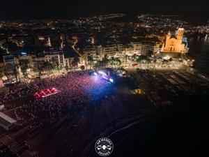 Buhos, Lendakaris Muertos i Maruja Limón encapçalen la 12a edició de les Barraques de Sitges. Les Barraques