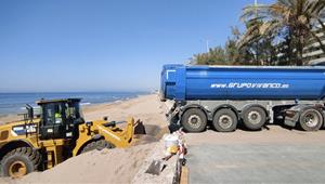 Calafell demana explicacions per la circulació d’un camió per la platja i acusa el Vendrell de deslleialtat institucional. Ajuntament de Calafell