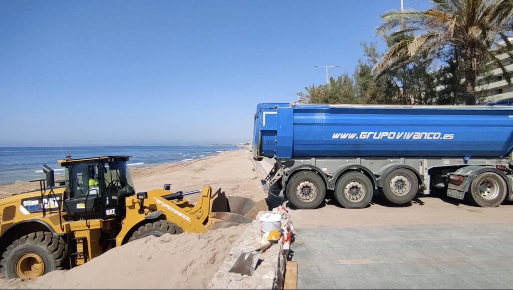 Calafell demana explicacions per la circulació d’un camió per la platja i acusa el Vendrell de deslleialtat institucional. Ajuntament de Calafell