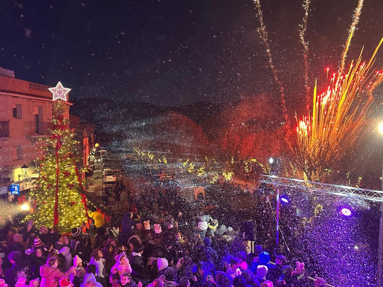 Canyelles dóna el tret de sortida al Nadal amb l’encesa de llums i l’inici d’un ampli programa d’activitats. Ajuntament de Canyelles