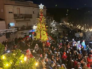 Canyelles dóna el tret de sortida al Nadal amb l’encesa de llums i l’inici d’un ampli programa d’activitats