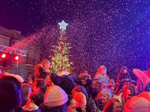 Canyelles dóna el tret de sortida al Nadal amb l’encesa de llums i l’inici d’un ampli programa d’activitats