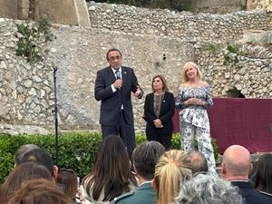 Canyelles recupera el seu Castell en un acte històric de donació al poble