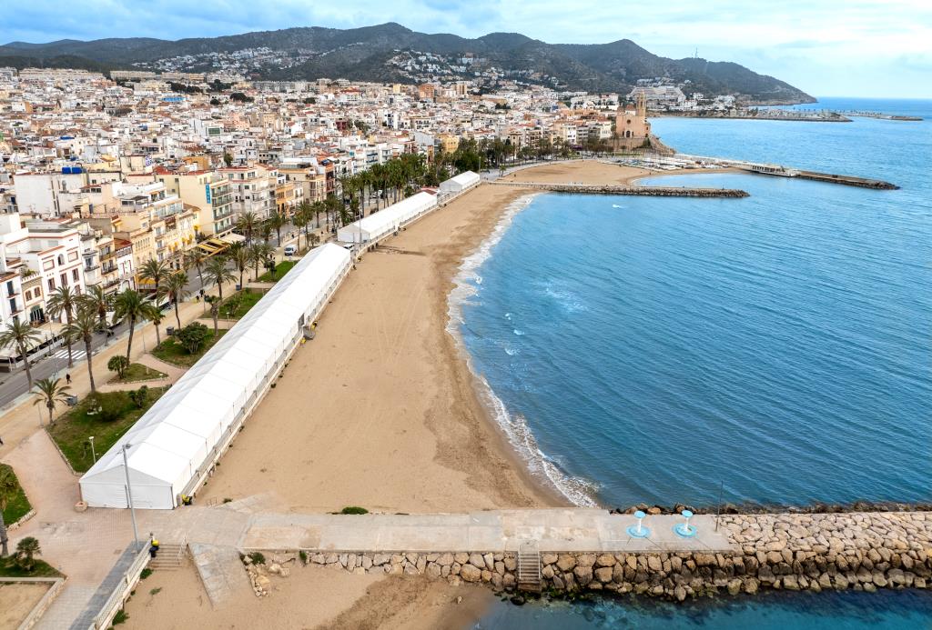 El Festival Internacional de Patchwork de Sitges celebra el 20è aniversari amb més projecció internacional.. Air Masdeu Drones