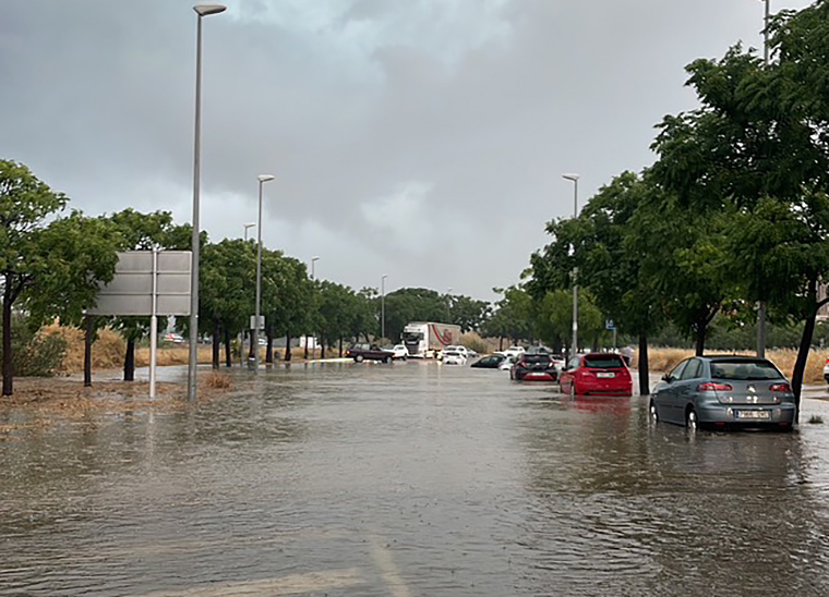 Carrers de Vilafranca després de la pluja d'ahir dissabte. @pruiiiz_07