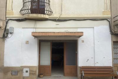 Castellolí ofereix casa i local gratuïts per reobrir “Cal Peret” i recuperar la botiga de queviures del poble. Ajuntament de Castellolí