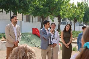 Castellví de la Marca inaugura els nous patis escolars amb la participació de la ciutadania. Ajt Castellví de la Marca