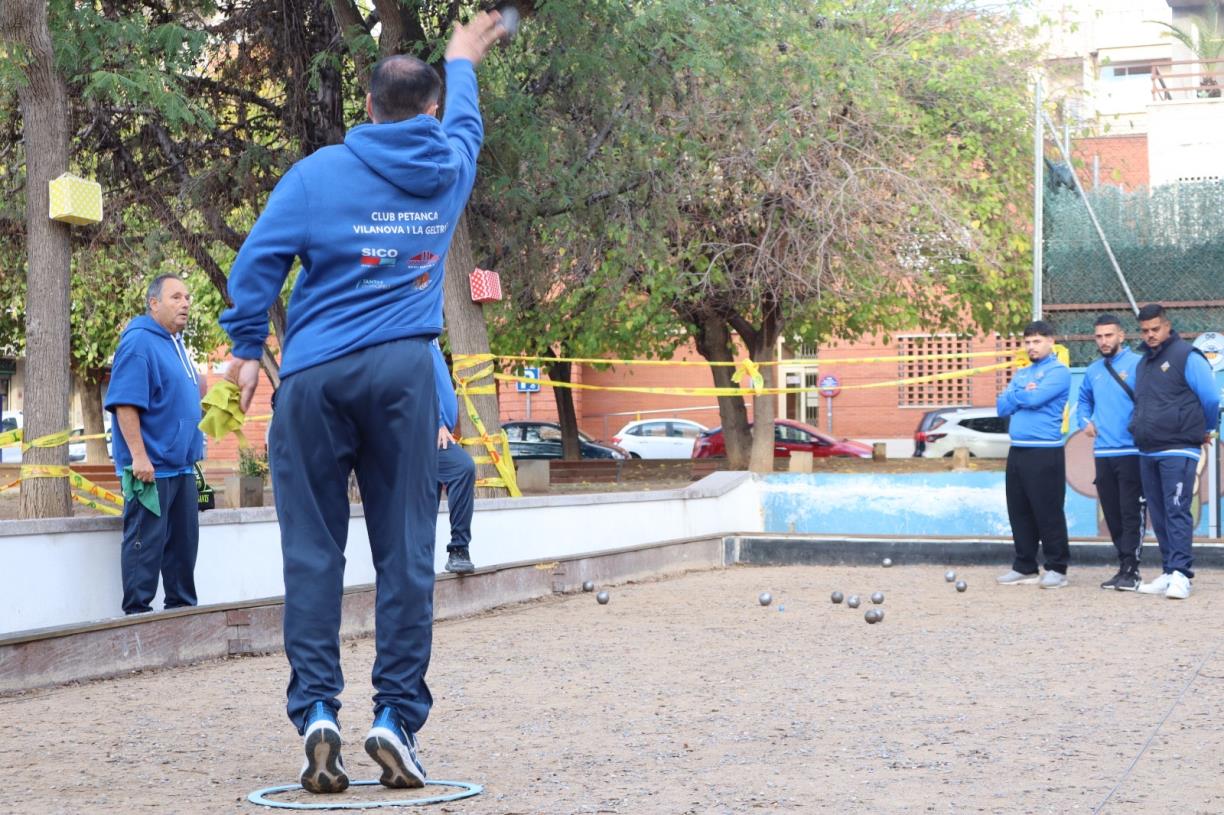 Club Petanca Vilanova i la Geltrú. Eix