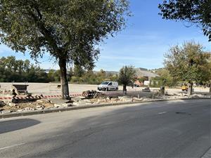 Comencen les obres de renovació de la vorera i ampliació del carril bici a l’avinguda Catalunya de Vilafranca