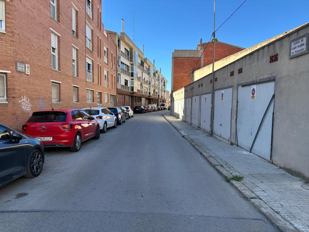 Comencen les obres de renovació de la xarxa d’aigua i millora de la vorera al carrer Sant Raimon de Penyafort de Vilafranca. Ajuntament de Vilafranca