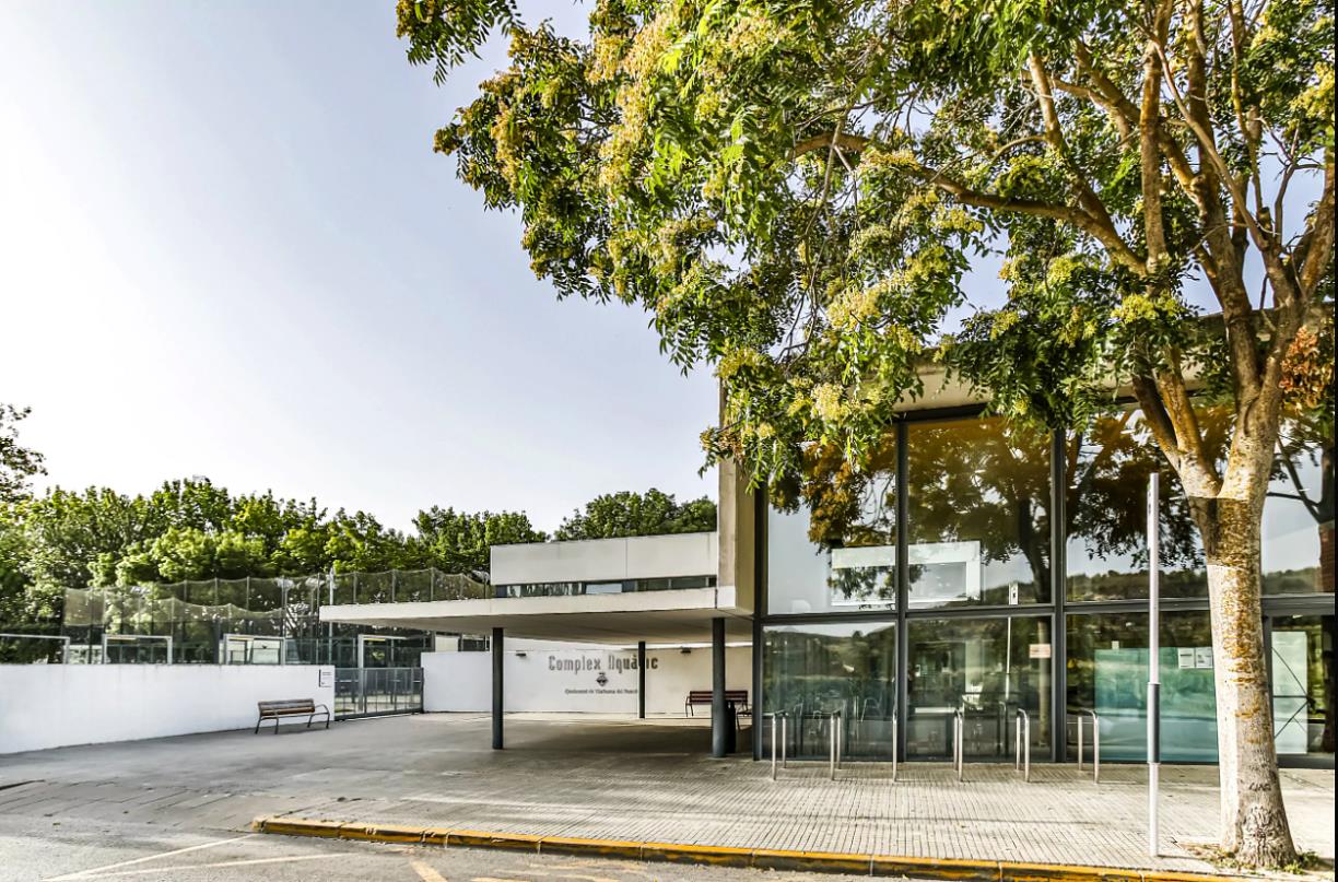 Complex Aquàtic de Vilafranca. Eix