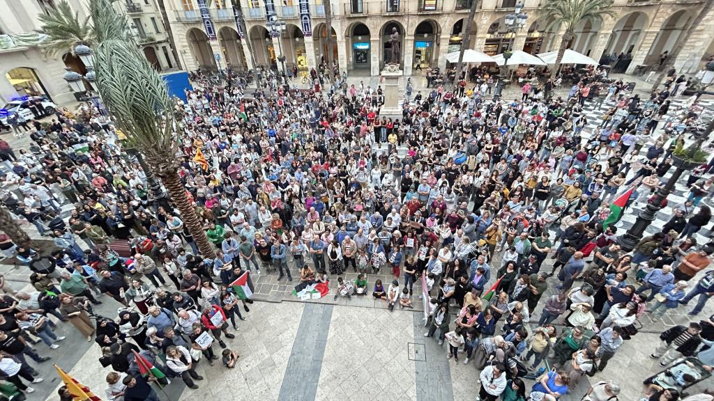 Concentració a Vilanova i la Geltrú contra la intercepció de la flotilla solidària a Gaza. EIX
