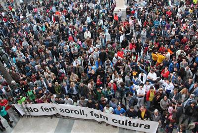 Concentració 'No fem Soroll. Fem Cultura' contra la sentència del TSJC a l'abril de 2016. Jordi Lleó