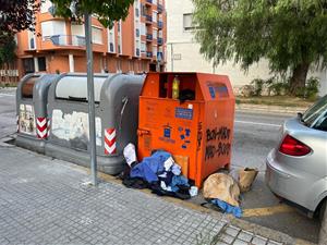 Contenidors bruts als carrers de Vilafranca