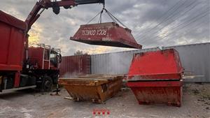 Controlat l'incendi químic de Vilanova i la Geltrú, però continuen les tasques d'extinció. Bombers