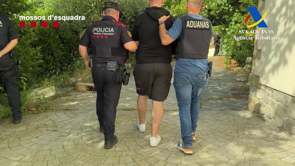 Cop policial al narcotràfic amb epicentre al Garraf i Penedès: desarticulades tres xarxes criminals de droga i armes. Mossos d'Esquadra