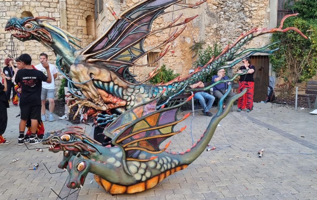 Cunit estrena els gegantons Terra i Aire i el drac infantil Flameta, obra de l’escultora Dolors Sans. Dolors Sans
