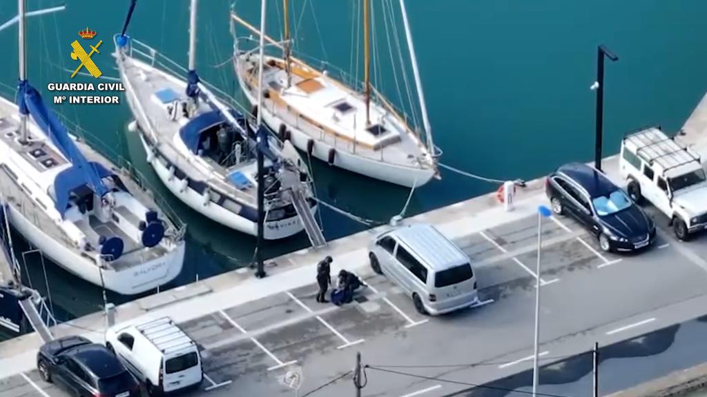 Desarticulen a Sitges i Manresa una organització dedicada al tràfic de drogues internacional amb velers recreatius. Guàrdia Civil