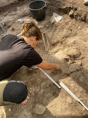 Descobreixen a Sant Martí Sarroca un enterrament de fa 7.200 anys al jaciment de les Guixeres