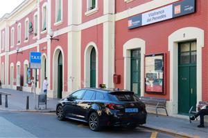 Desinformació, busos buits i resignació el primer dia de tall parcial a l'R4 entre Vilafranca i Martorell