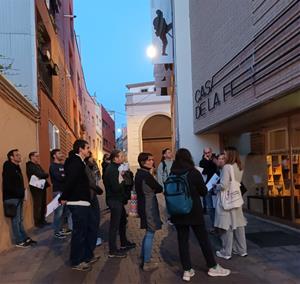 Docents nous a Vilafranca fan un recorregut pels llocs més emblemàtics de la vila. Ajuntament de Vilafranca