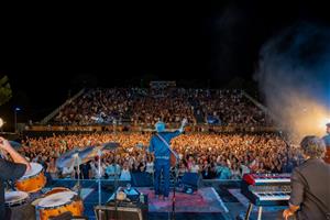 Duncan Dhu celebra 40 anys de música llegendària amb un concert vibrant al Festival Terramar CaixaBank de Sitges